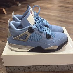 Jordan Retro 4 UNC