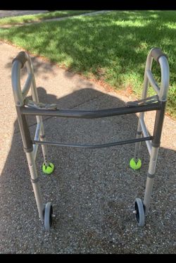 Adult walker