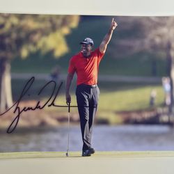 Tiger Woods Signed 8x10 Photo – Victory Walk PGA Golf Autograph w/ COA