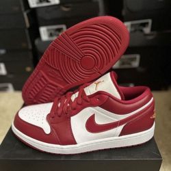Nike Air Jordan 1 Low Sneakers  Mens Red White 553558-607 Size 10.5 Brand New 