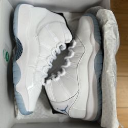 Air Jordan 11Retro (grade school/big kids) Size 5.5