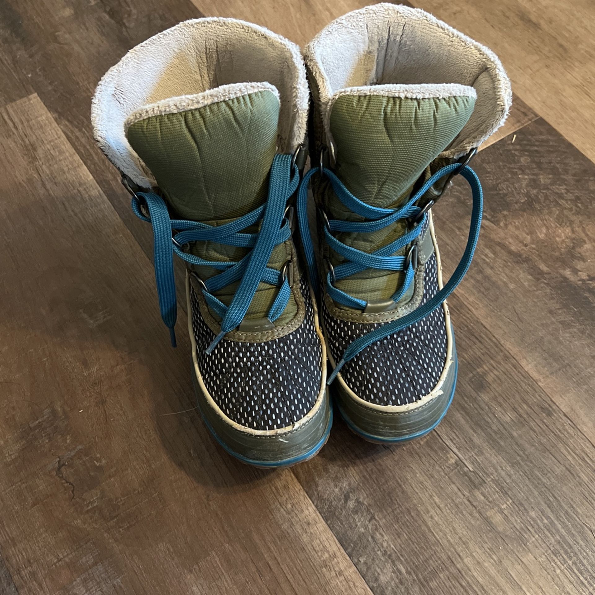 Womens Sorel Snow Boots, Size 7