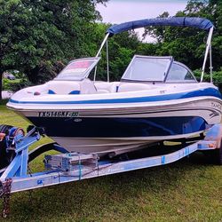 2005 Tracker Tahoe Q4 Ski Boat, 6 cylinder, with trailer..has been sitting for awhile, but starts right up.  Only has 180 hours..Texas title. Located 