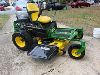 John Deere Z365R   Zero turn mower 48 inch  only 31 hours