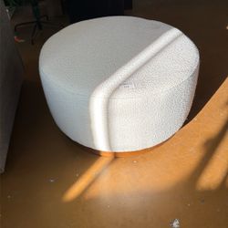 Tiden Large 29 in. Round Boucle Upholstered Ottoman in Cloud Walnut