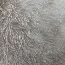 Extra Long White Furry Blanket Feels Like A Great Big Stuffed Animal Smells Terrific 