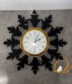 Vintage 1950s United Model No. 99 Electric Wall Clock Tested & Working
