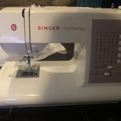 Singer confidence 7463  sewing machine