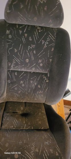 Front Seats Toyota Rav4