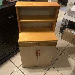 39” Tall Kid’s Classic Pretend Play Solid Wooden Kitchen Hutch And Pretend Wooden Microwave 