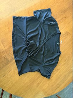 black low cut, v neck crop top- great condition