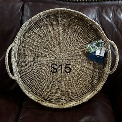 Round tray