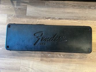 Fender Left Handed P-Bass Case