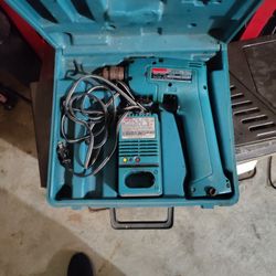 Makita Cordless Drill With Charger And Battery