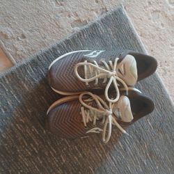 Sz  7 Sausoni Gray Newer Sneakers