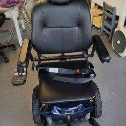 Electric quantum wheelchair 2.0 With a lift that hooks into rease Hitch W/ oxygen tank holder Or Best Offer