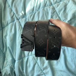Men’s Louis Vuitton belt