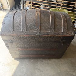 Very Rare antique shipping chest with name