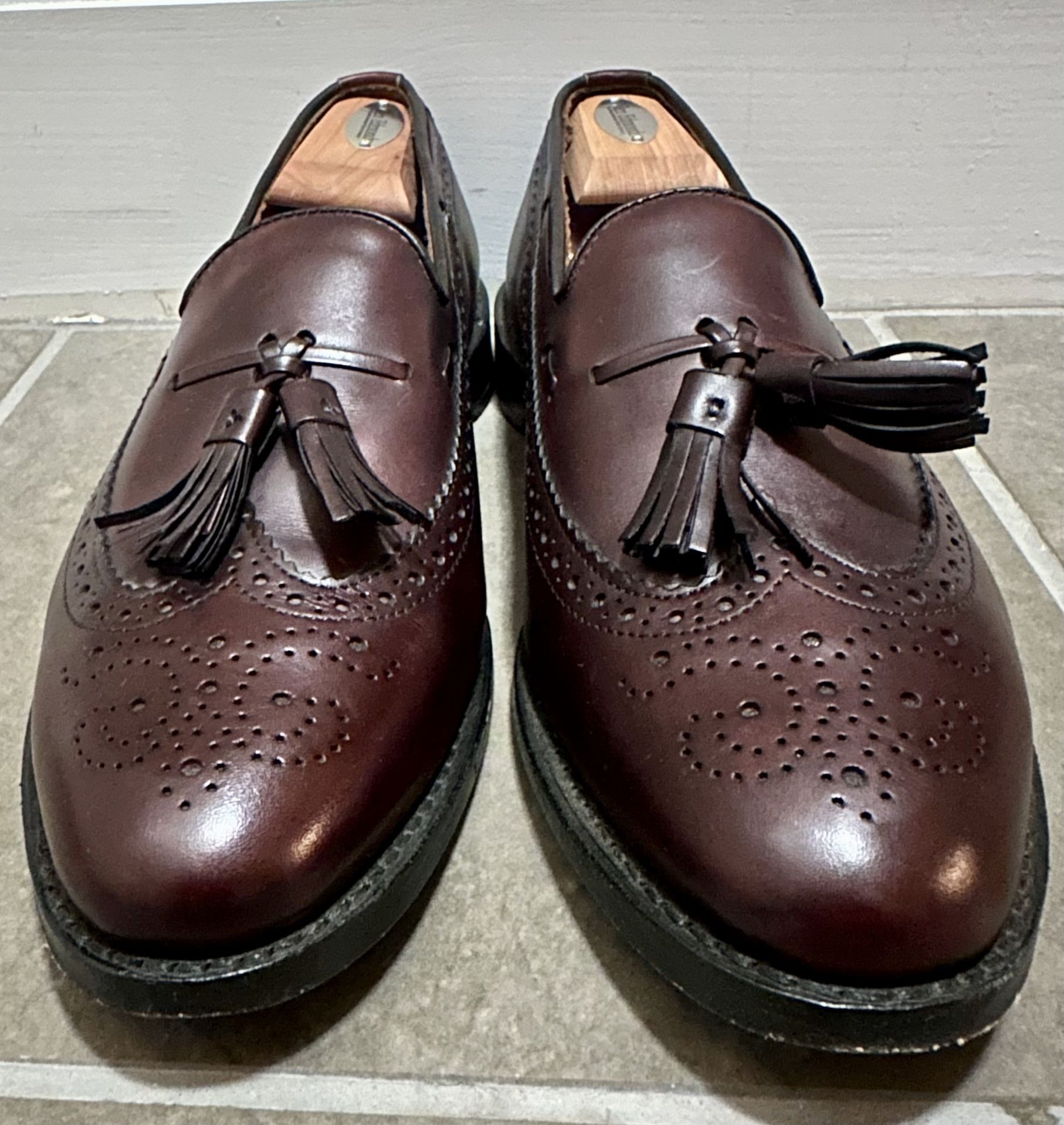 Allen Edmonds Manchester Men Size 10 Merlot Leather Wingtip Tassel Loafer Shoe Allen Edmonds Manchester Wingtip Tassel Loafers 9.5D in Merlot main image 2