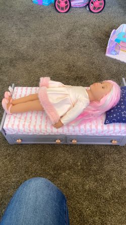 OG doll with bed