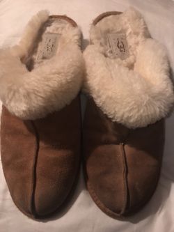 Ugg slippers sz 10
