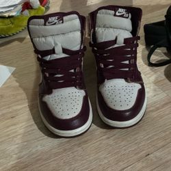 Nike Air Jordan 1 Retro High OG Bordeaux