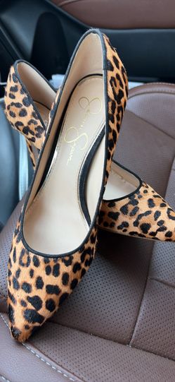 Jessica Simpson cheetah heels size 7