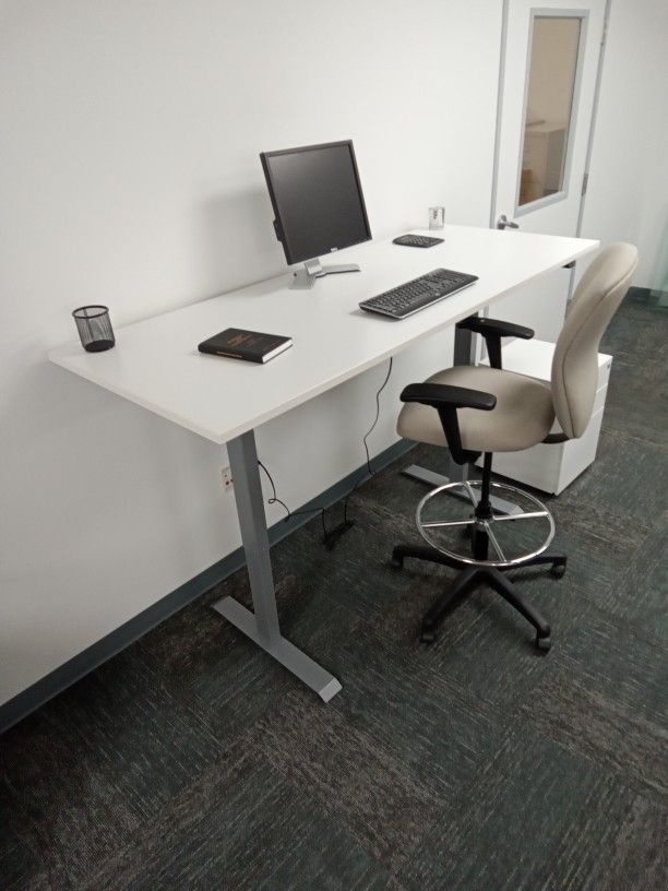 Sale - Electronic Sit-Stand Desk - 72" × 30"
