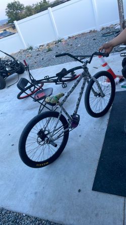 Se bike money lynch beast mode