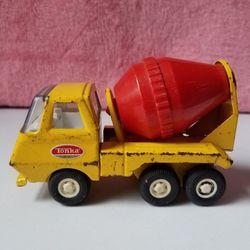 Tonka diecast cement mixer truck