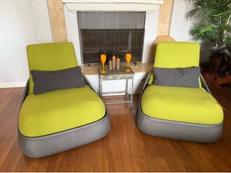 Pair of High-end Modern Fun Lounge Chairs