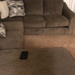 Couches/Sectional 