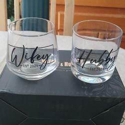 Hubby And Wifey Glass Set 
