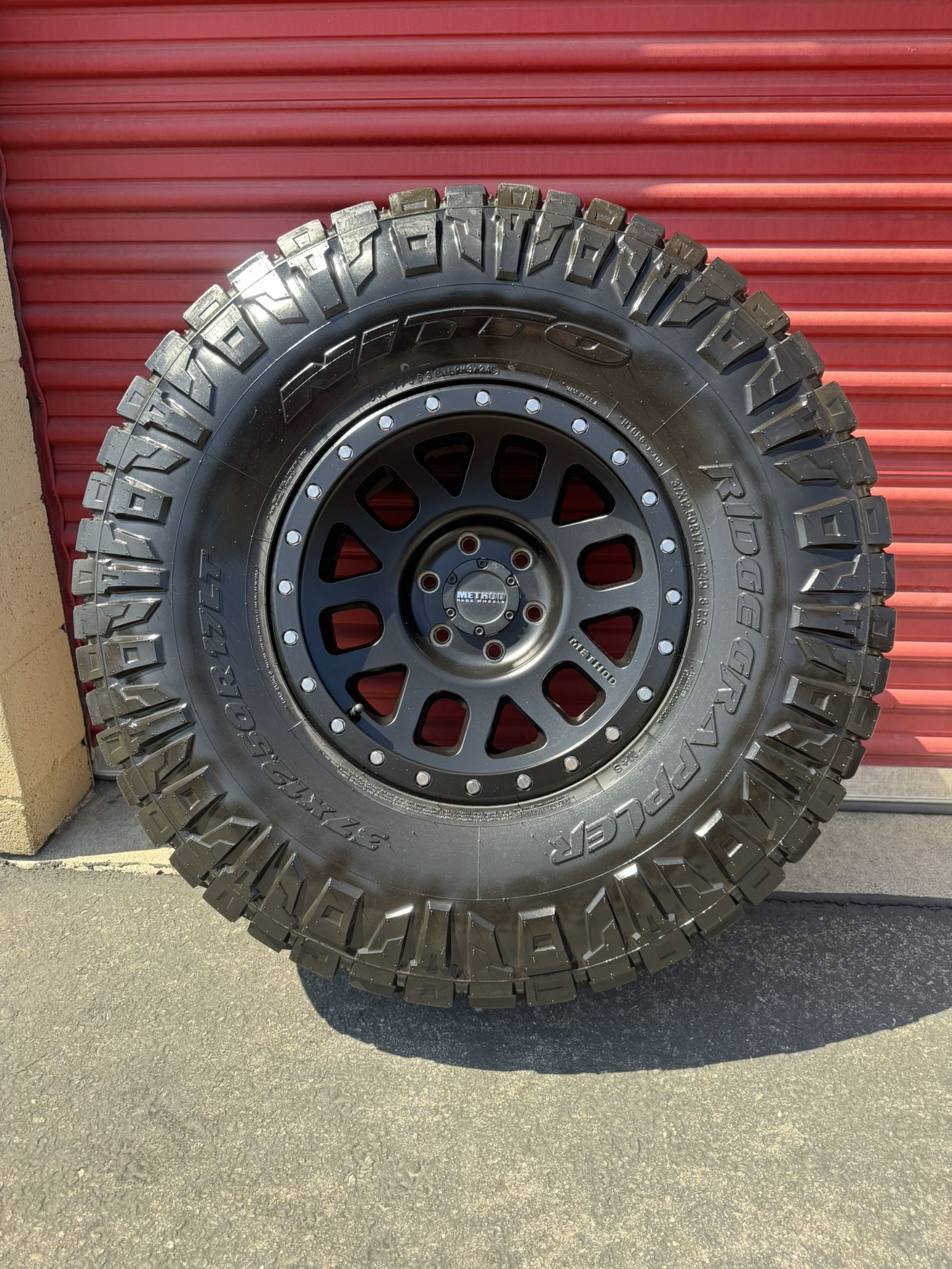 Raptor R Method Rims Ford Raptor Method 17” Wheels And 37” Nitto RidgeGrappler All-Terrain ...