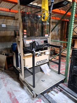 Crown Order Picker