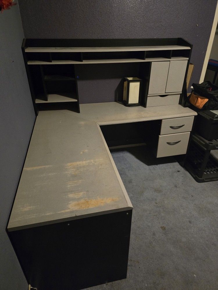 Heavy L Shape Hutch Desk