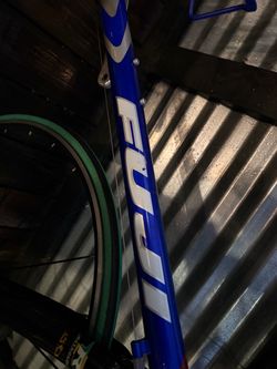 FUJI TEAM ROAD BIKE