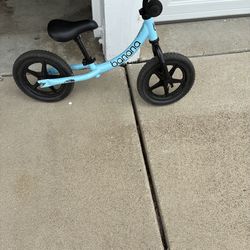 Banana balance bike