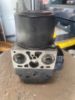 Abs Module 2002-2005 Toyota RAV4