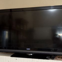 VIZIO HDMI 42” TV 