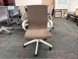 Ergonomic Office Chair / Conference Chairs