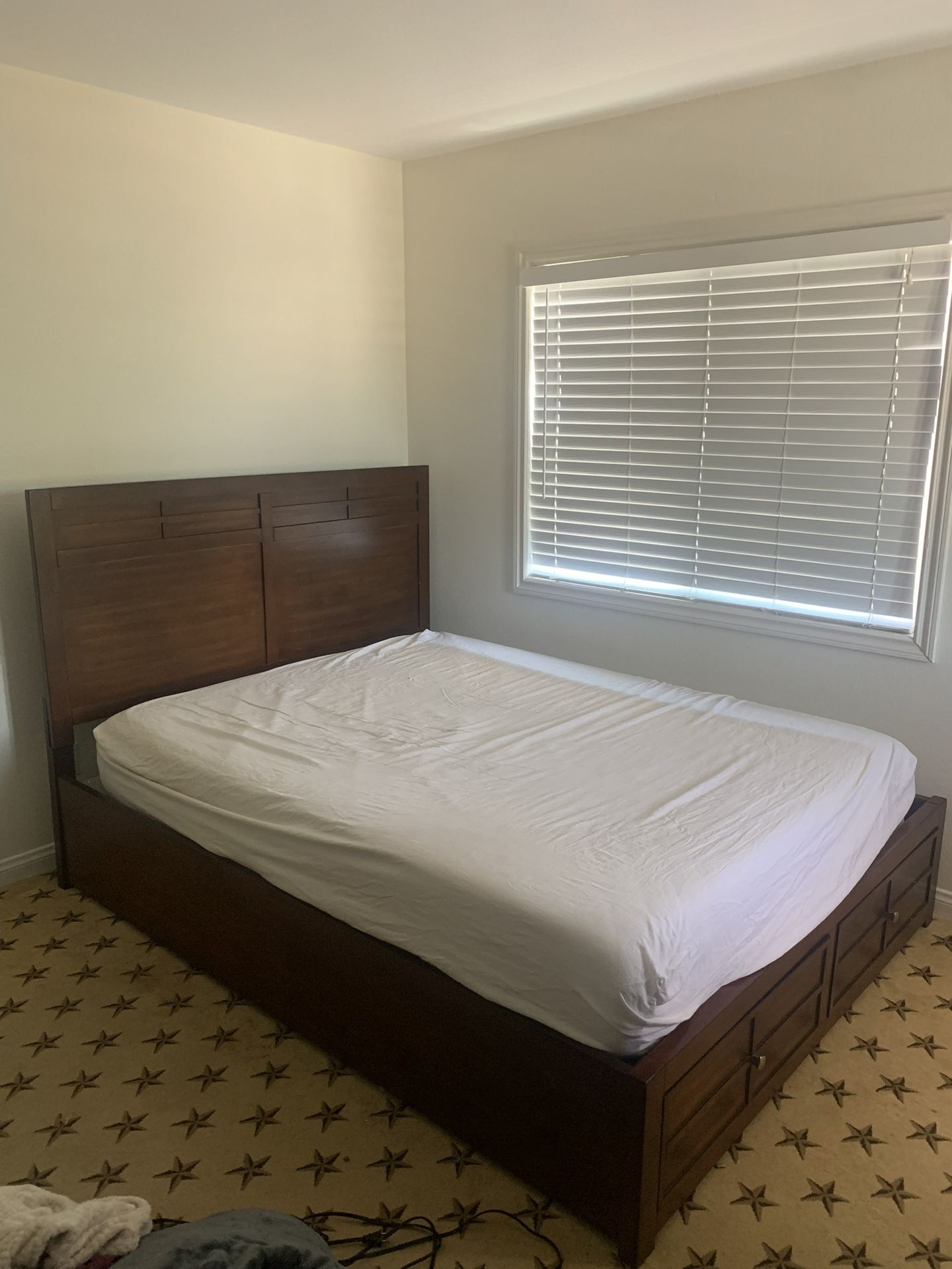 Queen Bed With Mirrored Dresser And Nights and