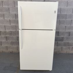 GE REFRIGERATOR 