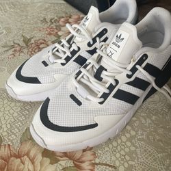 Adidas 9.5