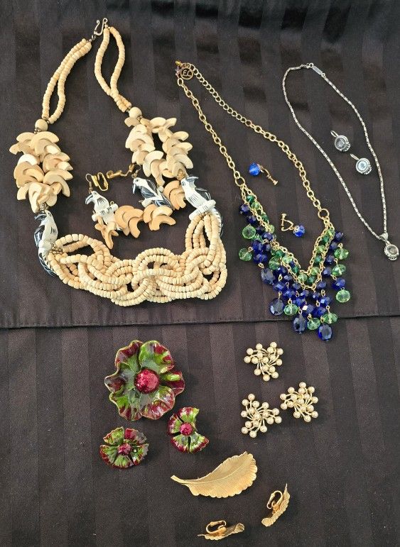 Vtg. Jewelry Lot Of 13 (6 Sets) Necklaces, Brooch's & Earrings SOME Signed Rare!