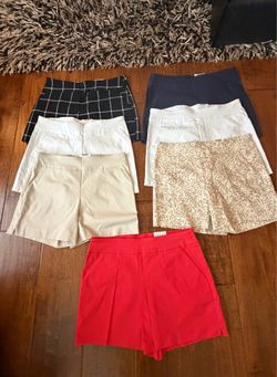 Women’s Shorts Size M **BRAND NEW**