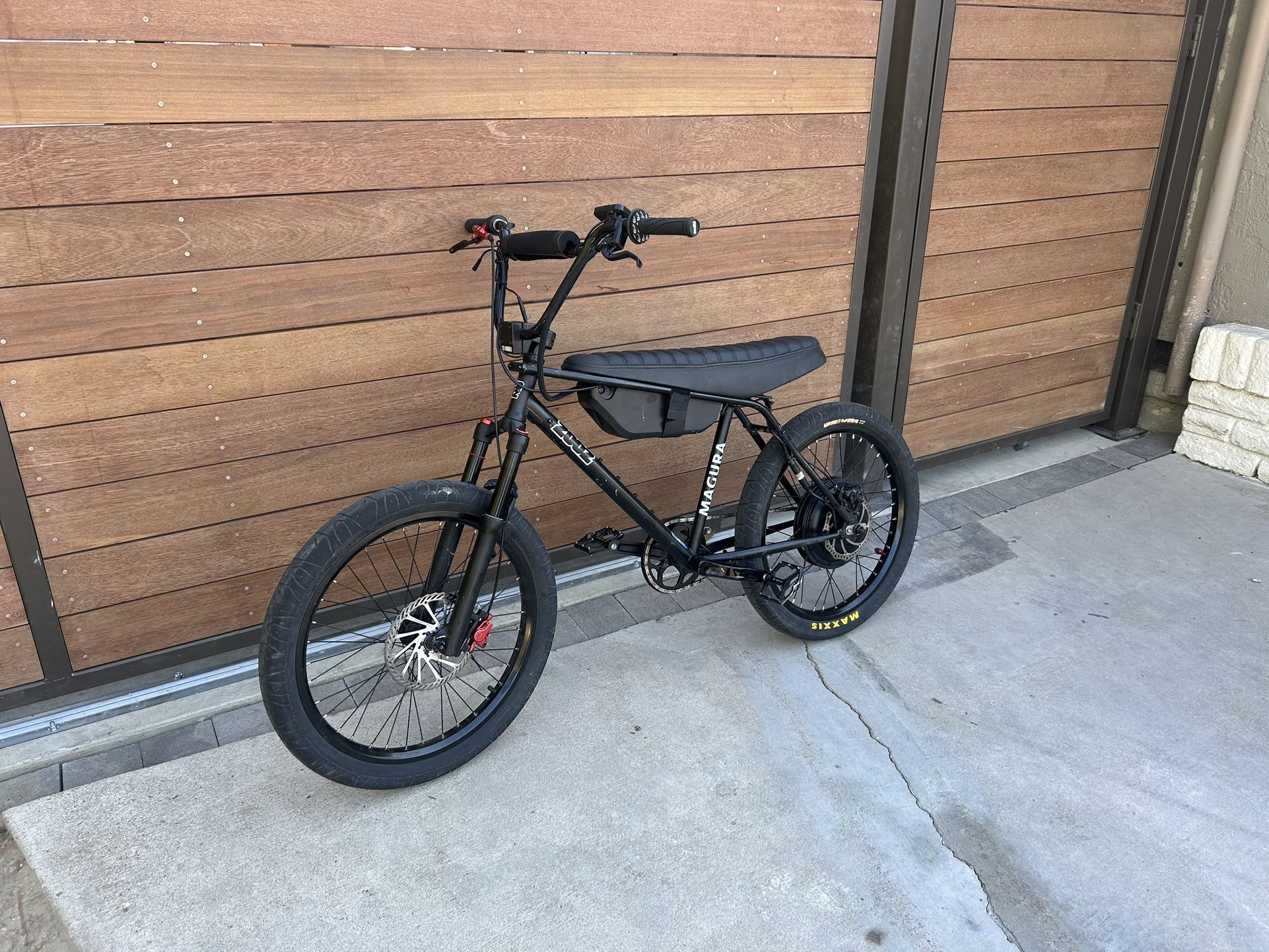 Zooz 1100 Ultra Urban Ebike