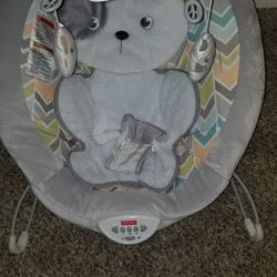 FISHER PRICE BABY BOUNCER THAT VIBRATES