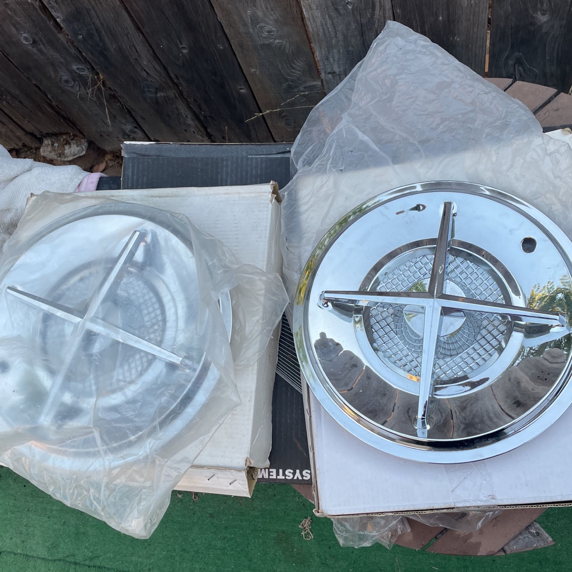 Cross Bar Hubcaps 15’