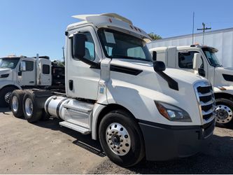 2020 Freightliner Cascadia 126
